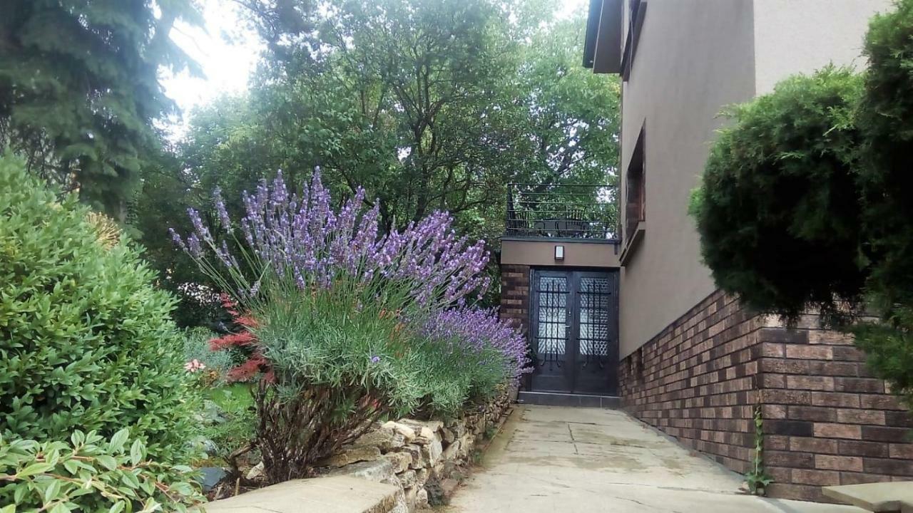 Apartman V Zahrade Praha Troja - Apartment In The Garden Prague Troja Экстерьер фото